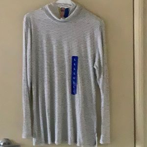 jones of NEW YORK turtle neck top.NEW